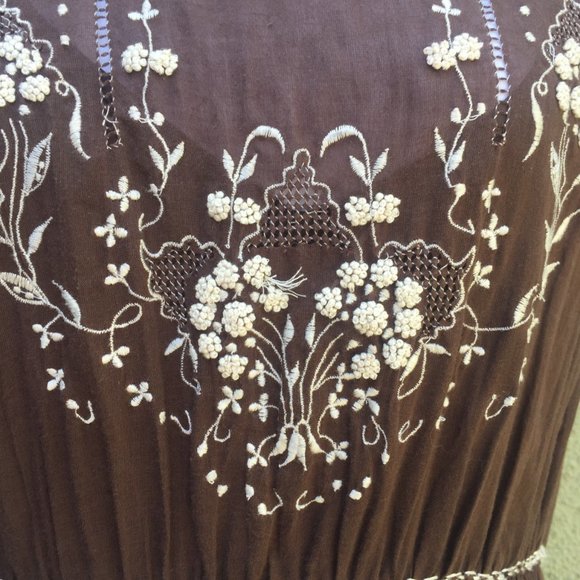 Sweet Girly Smocked Dress - Picture 4 of 15